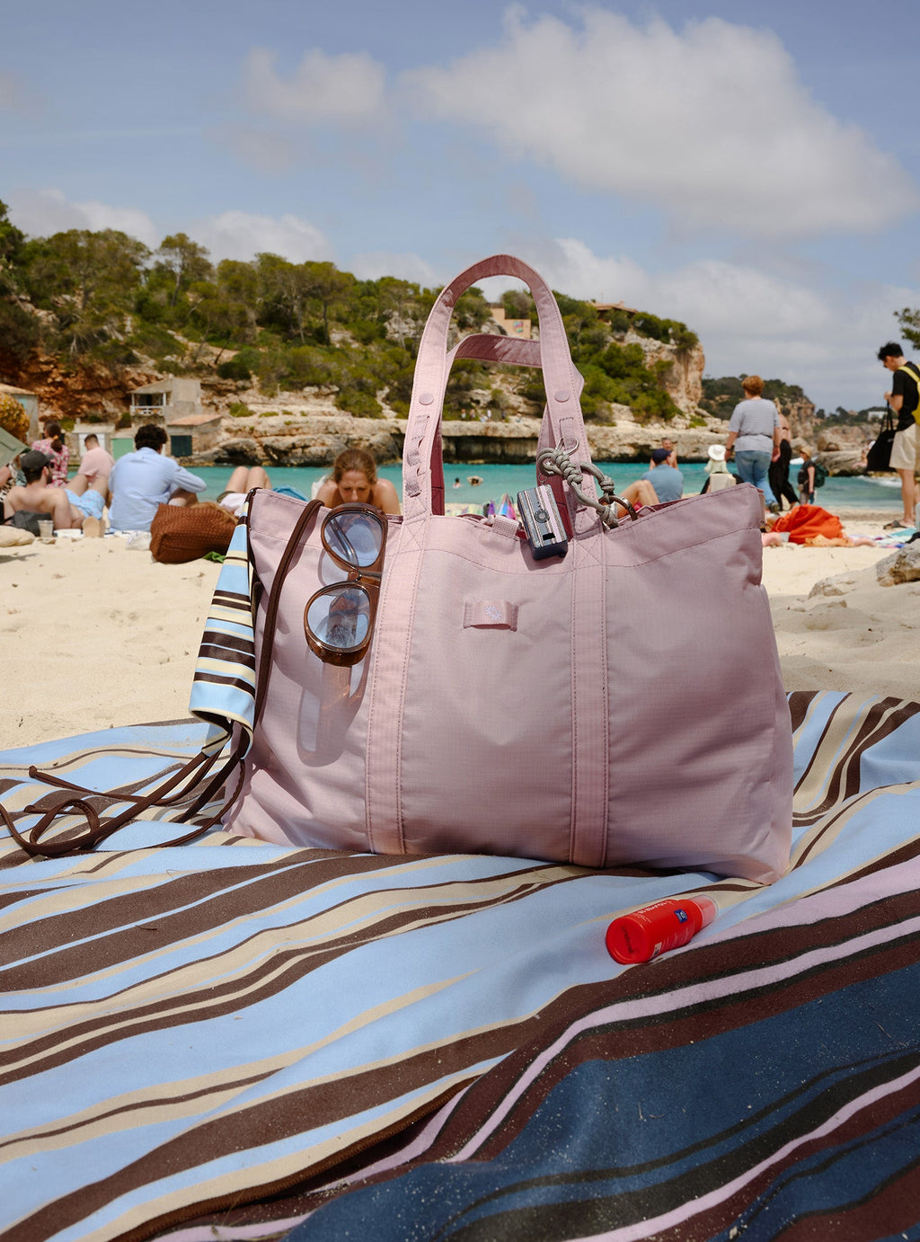 Slider Tote (Scallop)