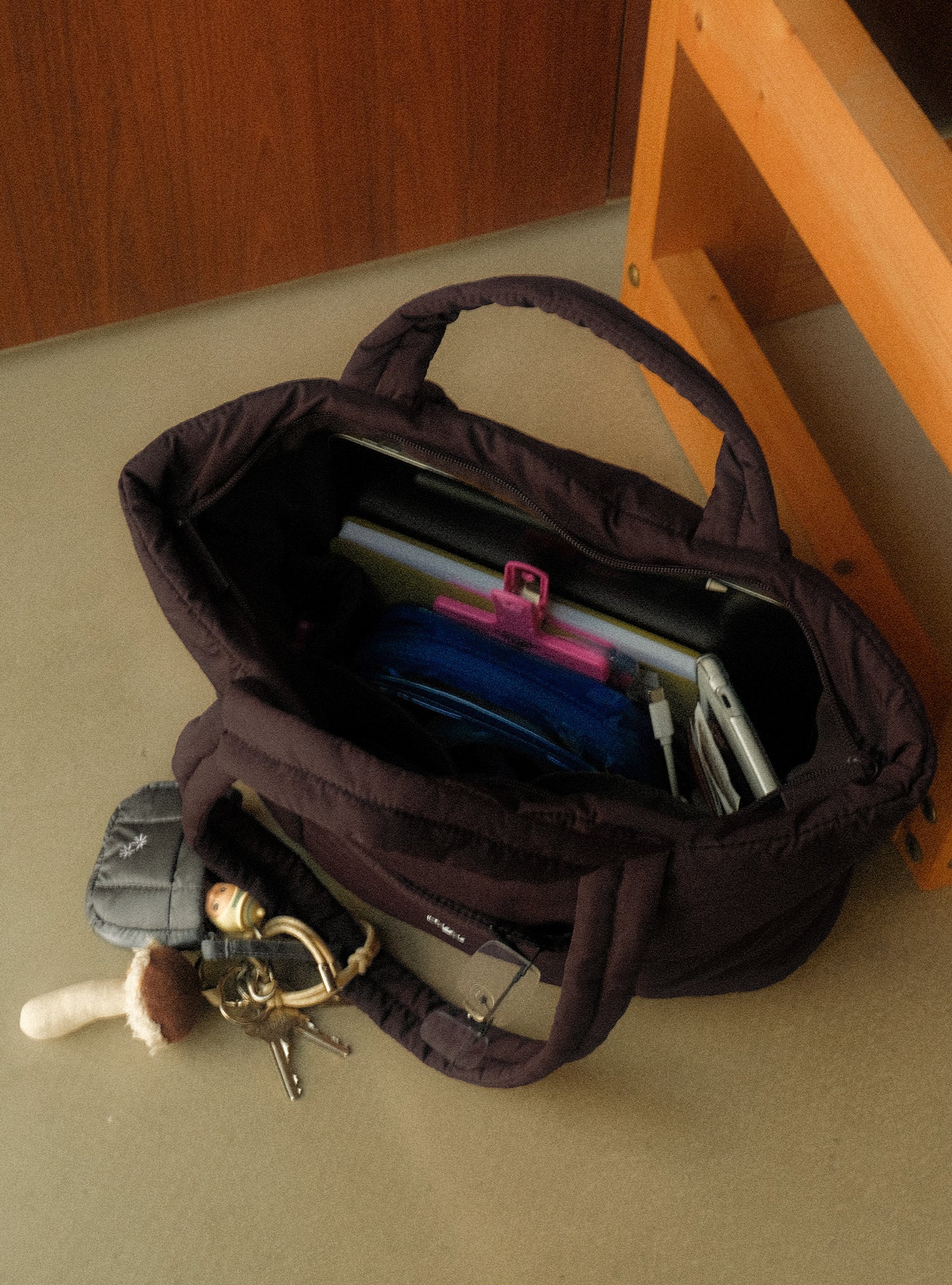 Puffer Shopper (Gloss Coffee)