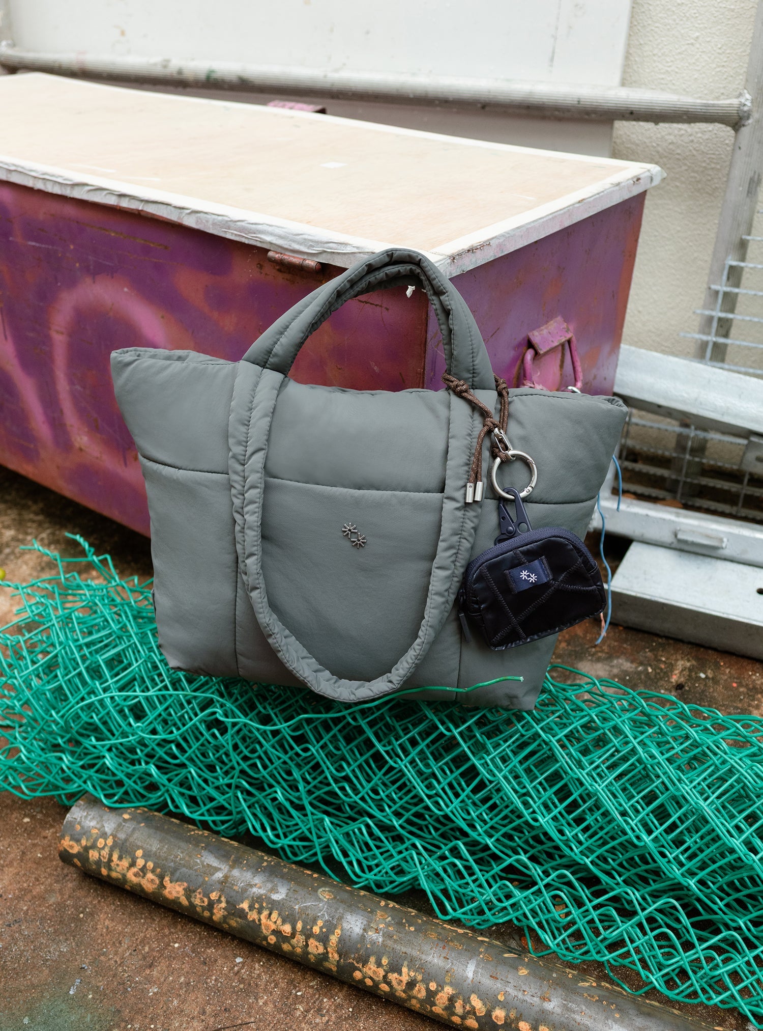 Puffer Shopper (Gloss Mercury)