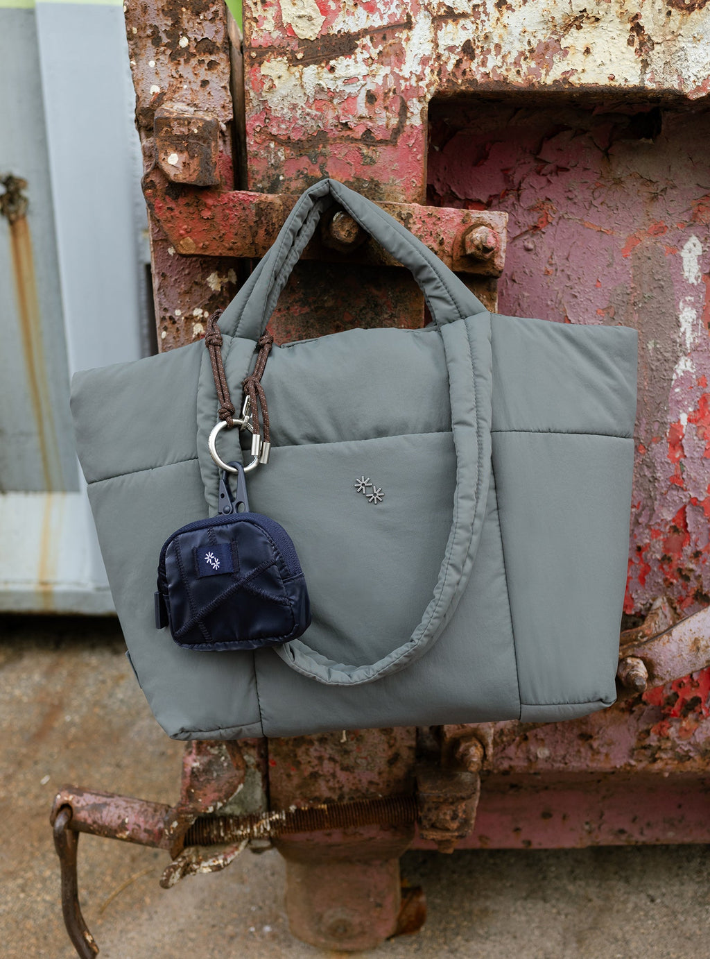 Puffer Shopper (Gloss Mercury)