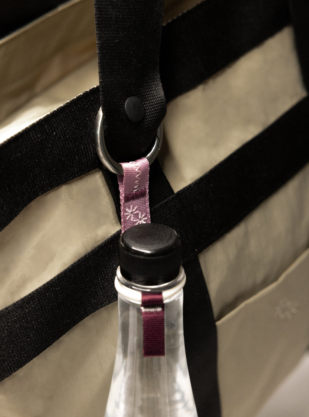 Bottle Holder Charm (Peppercorn)