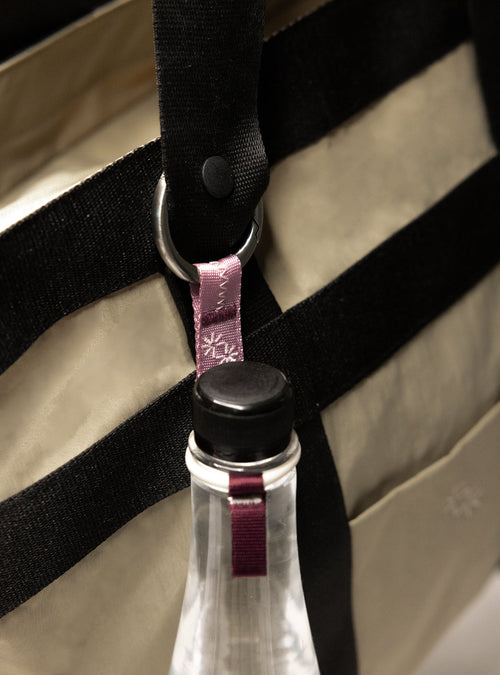 Bottle Holder Charm (Peppercorn)